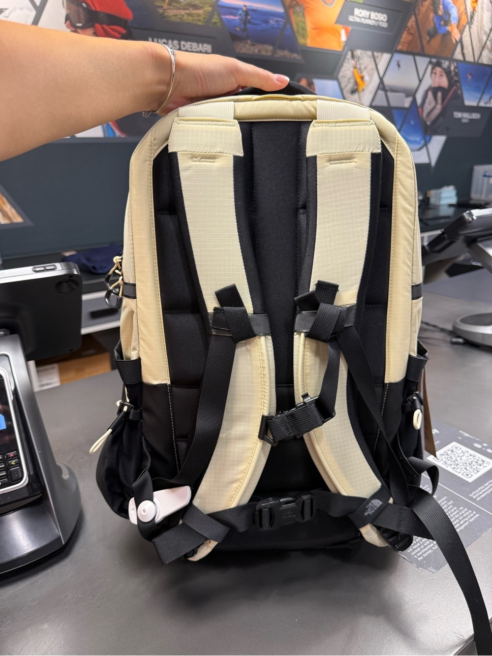 NWT!The North Face unisex Black & Gravel Backpack - Lightweight Daypack - Picture 5 of 13